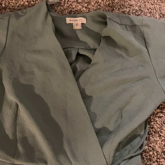 Modern green dress, perfect for petite women and girls - Picture 2 of 2